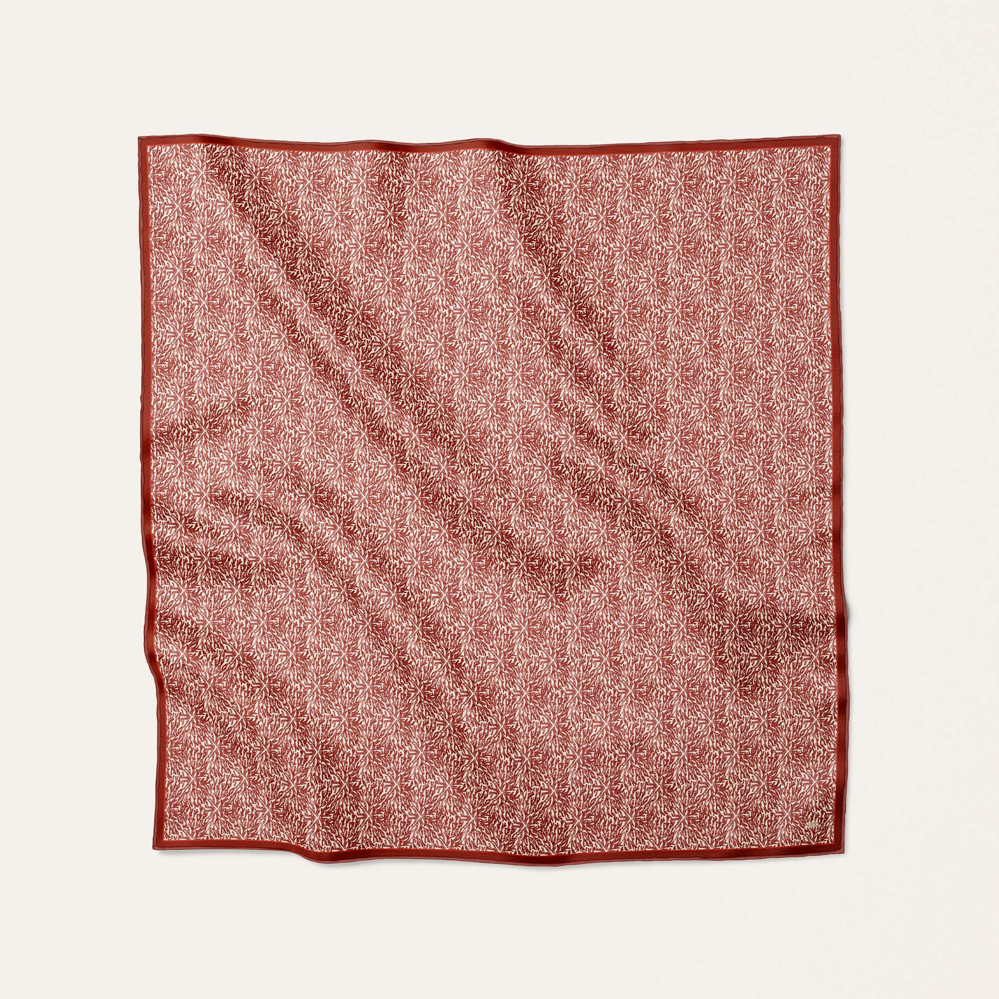 Carré de soie Corallina 130 par Alietto, motif corail rouge en linogravure