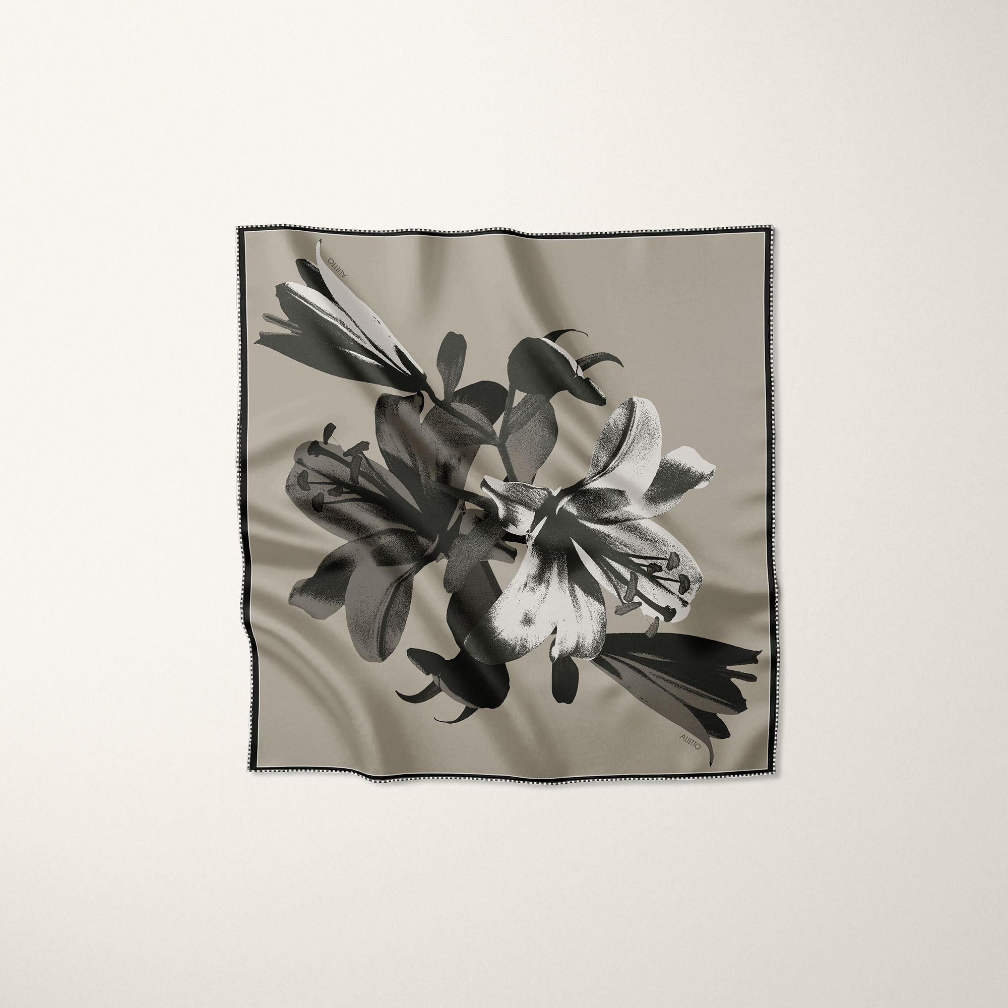 Carré de soie Fioritura 70 par Alietto, photographie argentique, gravure, photocopie, collage, motif placé